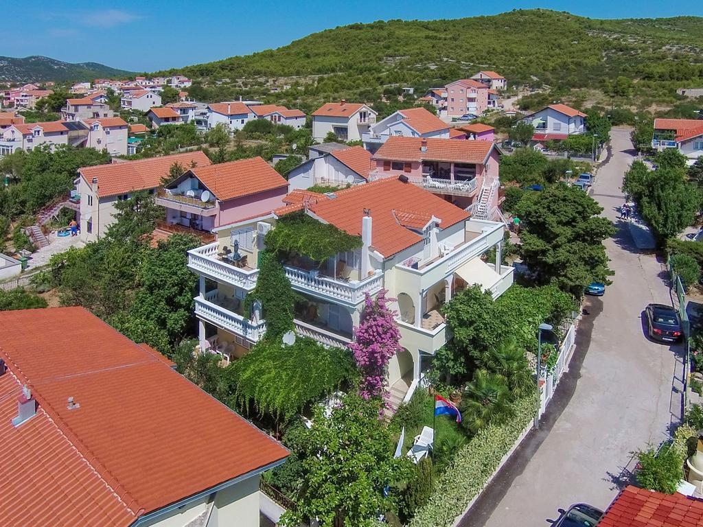Апартаменты Oaza Tribunj Sea View Экстерьер фото